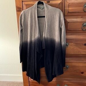 Barefoot Dreams Women’s Gray and Navy Cardigan Size Small/Medium EUC